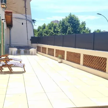 Sunset Atypical With Air Conditioning Νίκαια