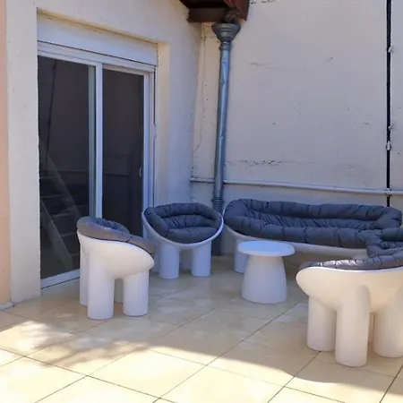 Sunset Atypical With Air Conditioning