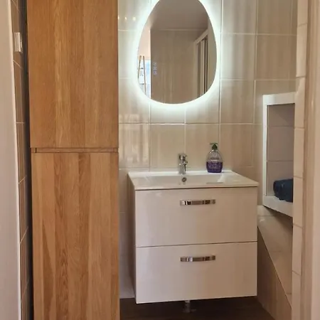 Sunset Atypical With Air Conditioning Nyaraló *