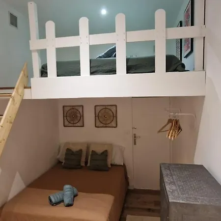 Sunset Atypical With Air Conditioning