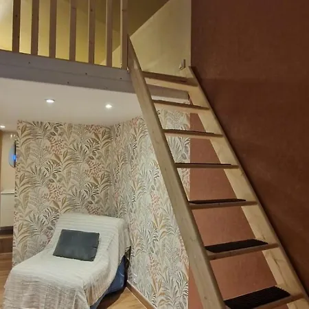 Sunset Atypical With Air Conditioning *