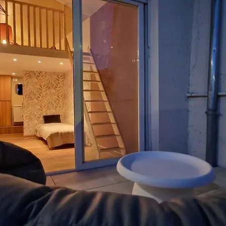 Sunset Atypical With Air Conditioning Nizza