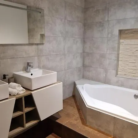 Sunset Atypical With Air Conditioning Nyaraló